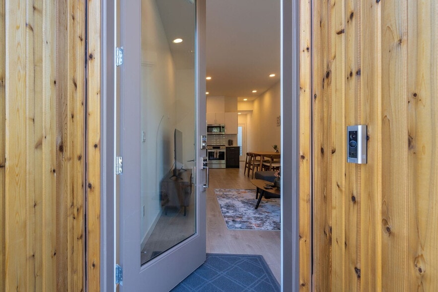 Building Photo - 1835 14th Ave