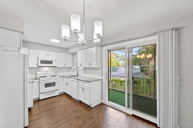 Building Photo - 106 Yorkshire Dr