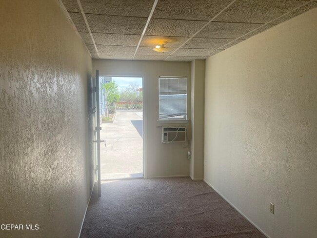 Building Photo - 609 E Robinson Ave