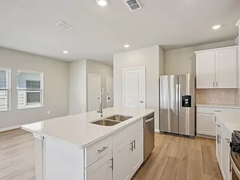 Building Photo - 709 Leavenworth Dr