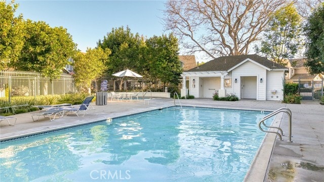 Building Photo - 12 Nantucket Ln