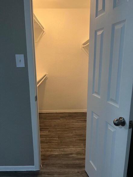 Building Photo - 3203 W Walnut Hill Ln