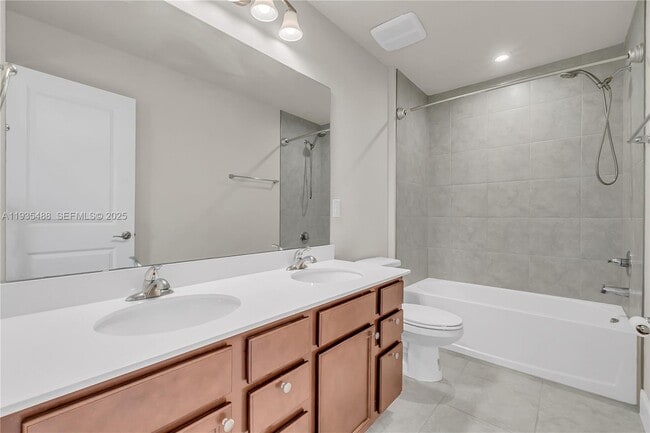 Building Photo - 303 August Fern Loop