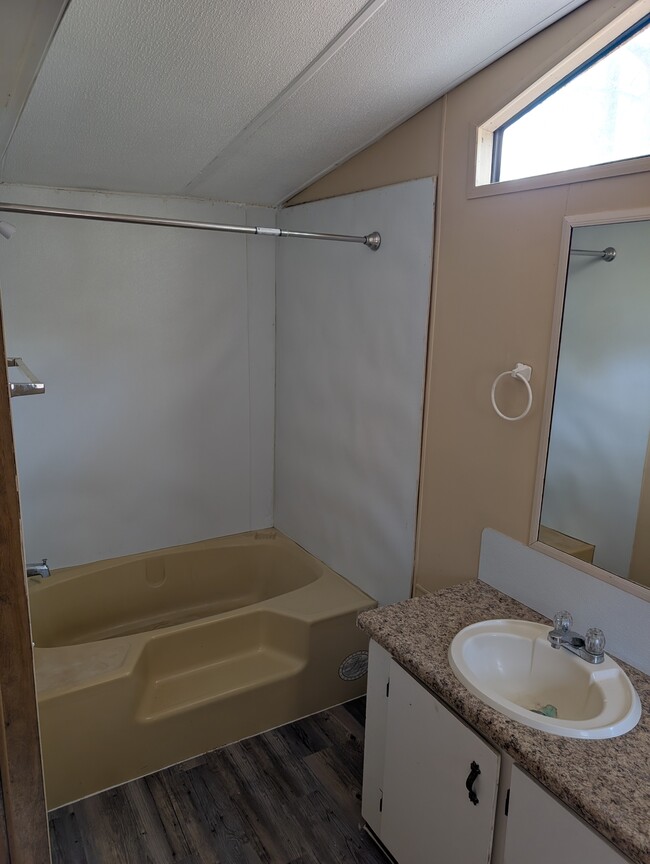 Building Photo - 233 Ransdell Ln