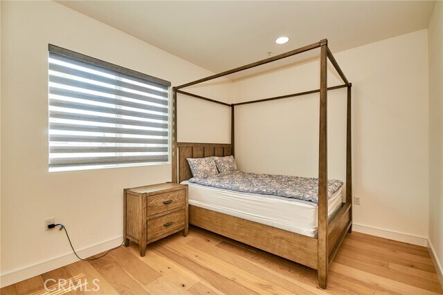 Building Photo - 820 S Wilton Pl