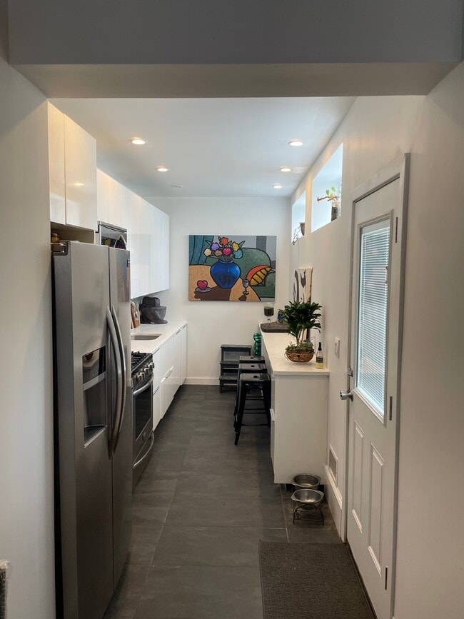 Building Photo - 2340 E Boston St