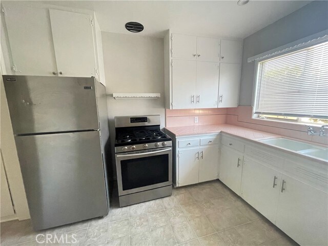 Building Photo - 3530 Orange Dr