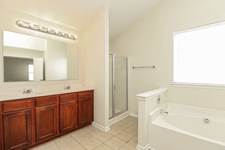 Building Photo - 6908 Sequoia Hills Dr