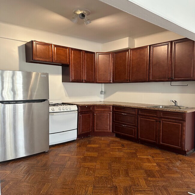 Building Photo - 10 Parkside Ct