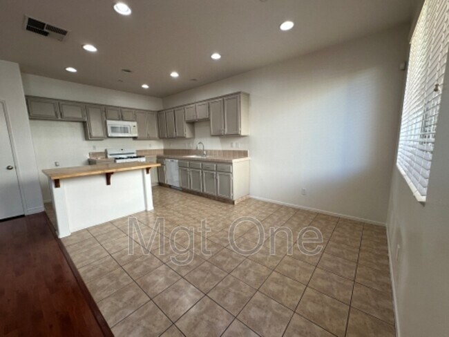 Building Photo - 4485 Spring Knolls Ct