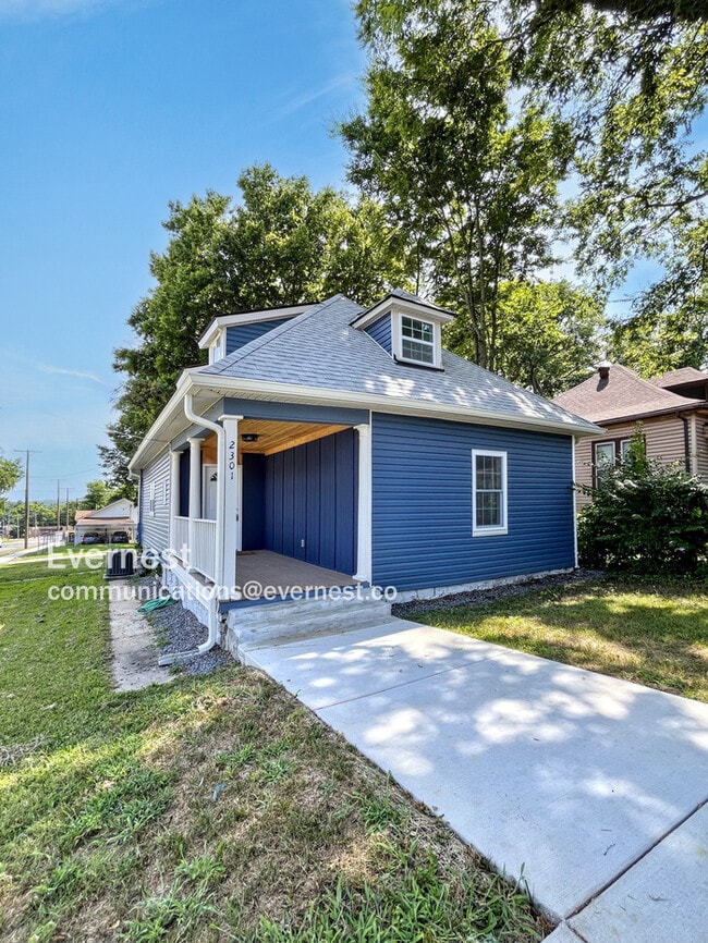 Building Photo - 2301 Seifried St