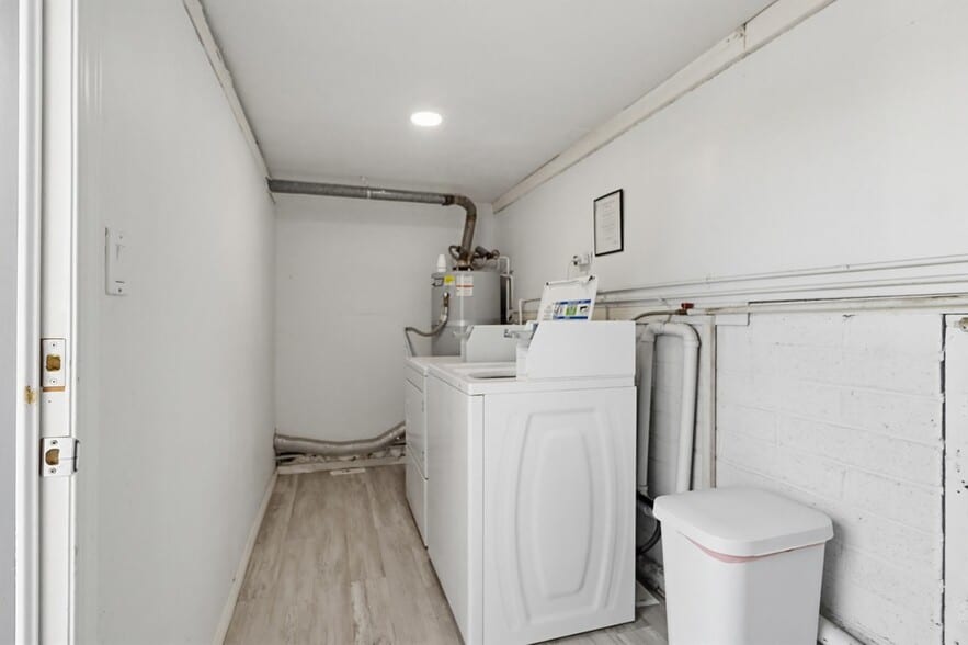 Laundry room - 9234 -9236 Winter Gardens Blvd