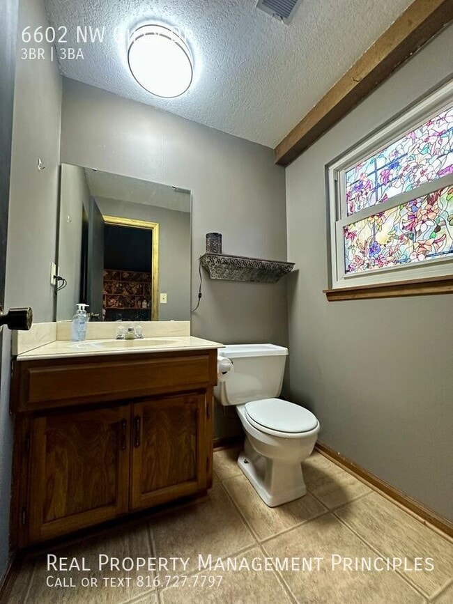 Building Photo - 6602 NW Gilly Rd