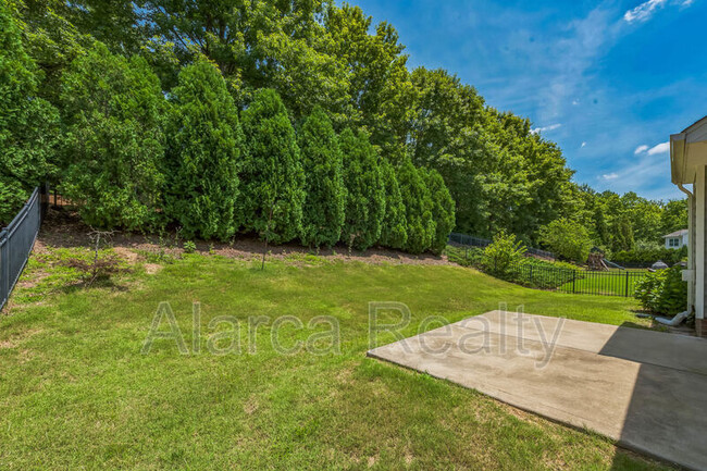 Building Photo - 1016 Ridgehaven Rd