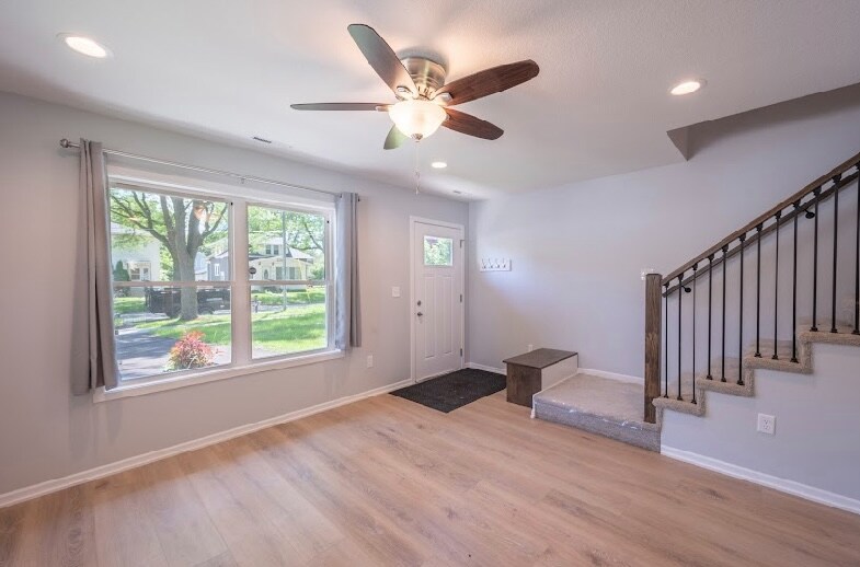 Building Photo - 619 4th Ave SE