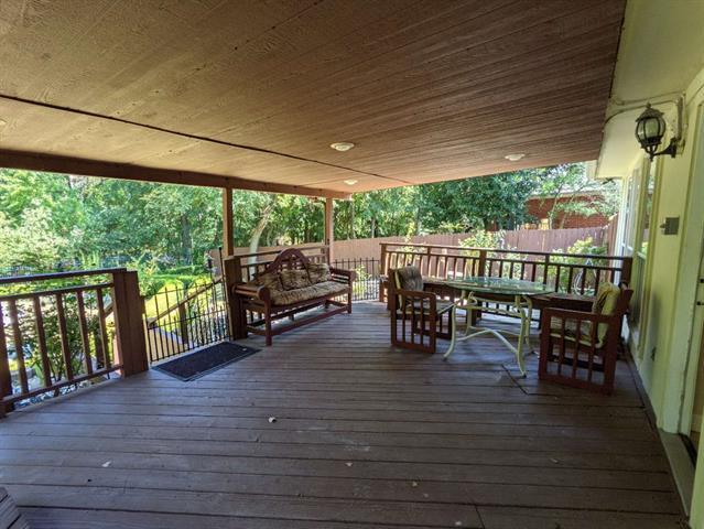 Building Photo - 1321 Meadowbrook Dr