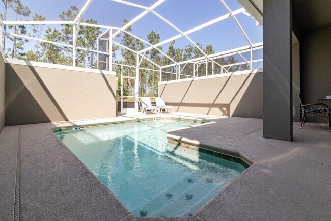 Building Photo - 956 Leader St