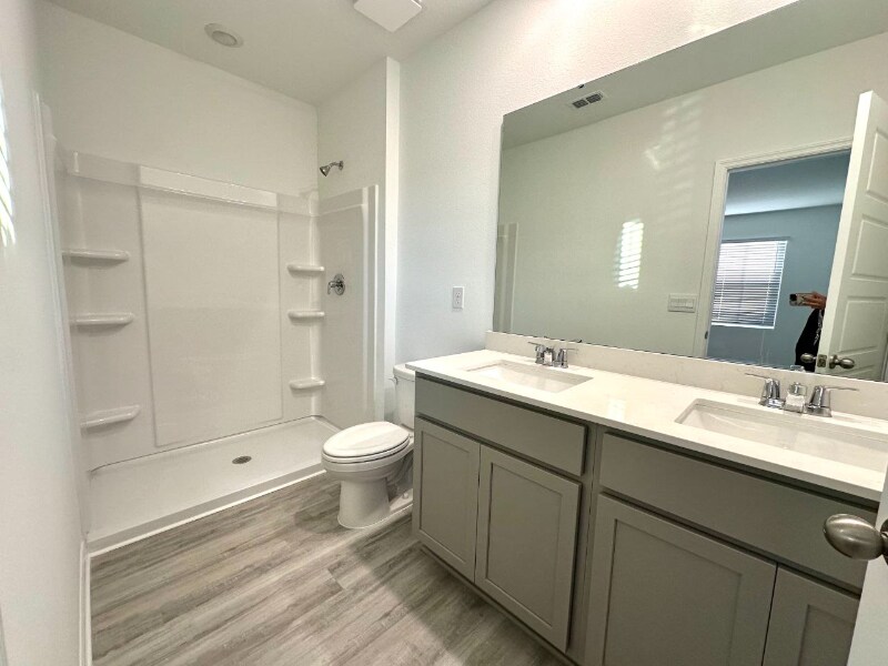 Building Photo - 2933 Canary Ave