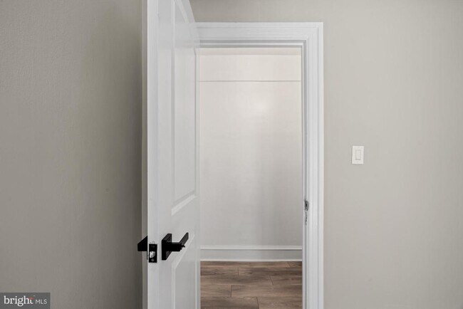 Building Photo - 415 City Ave