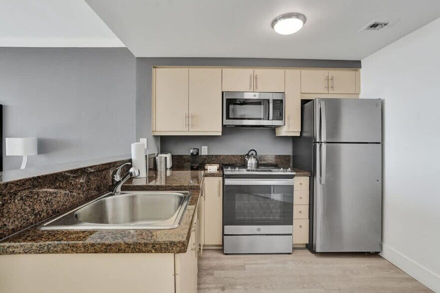 Building Photo - 2889 McFarlane Rd