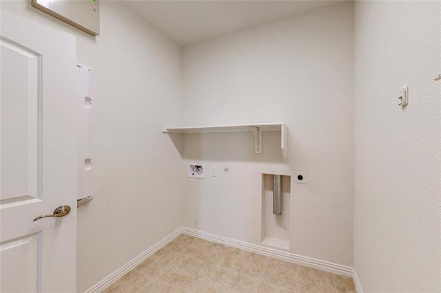 Building Photo - 2424 Mockingbird Ct