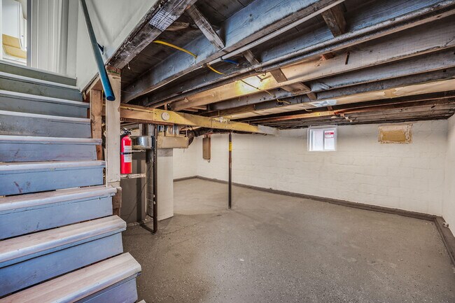 Building Photo - 1748 Bigelow St