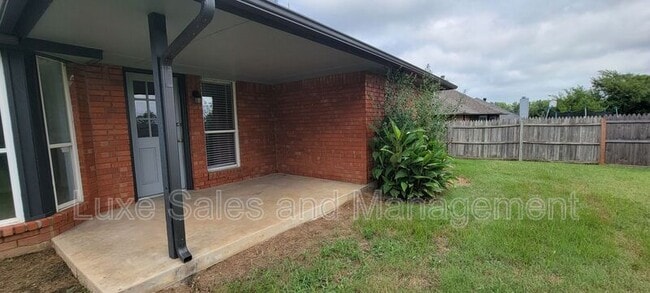 Building Photo - 1820 Cimarron Trail