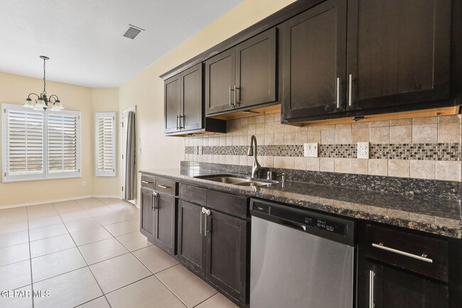 Building Photo - 2101 James White Dr