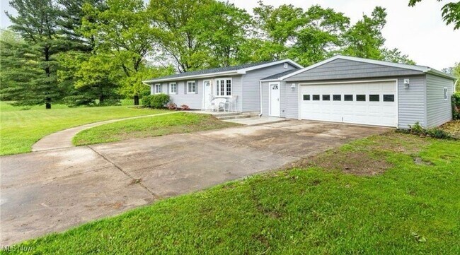 Primary Photo - 794 Robinhood Dr