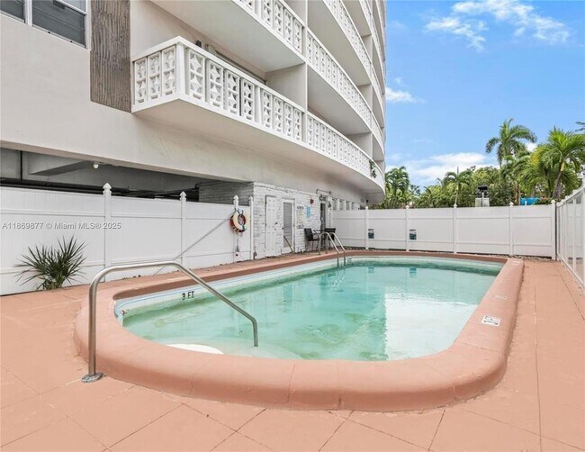 Building Photo - 4141 Nautilus Dr