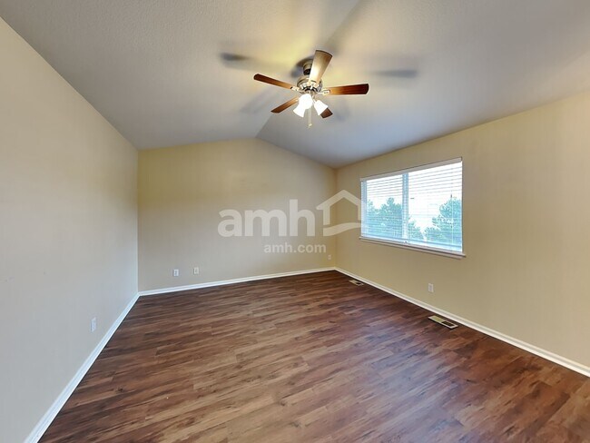 Building Photo - 651 Branding Iron Ln