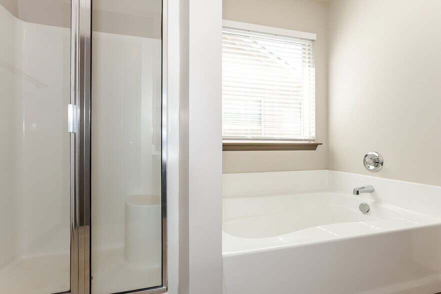 Building Photo - 631 Sweet Ashley Way