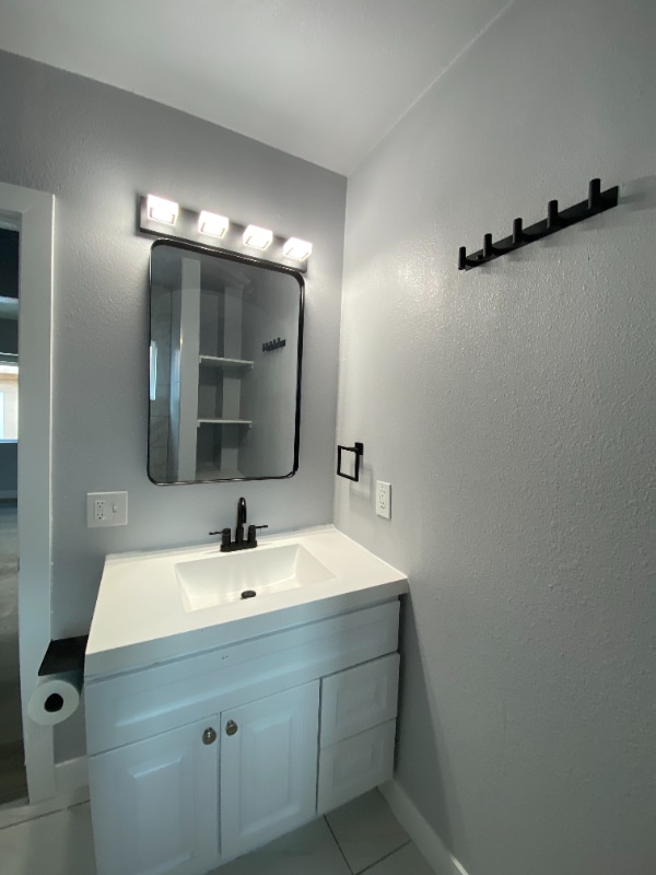 Building Photo - 1509 E 20th St