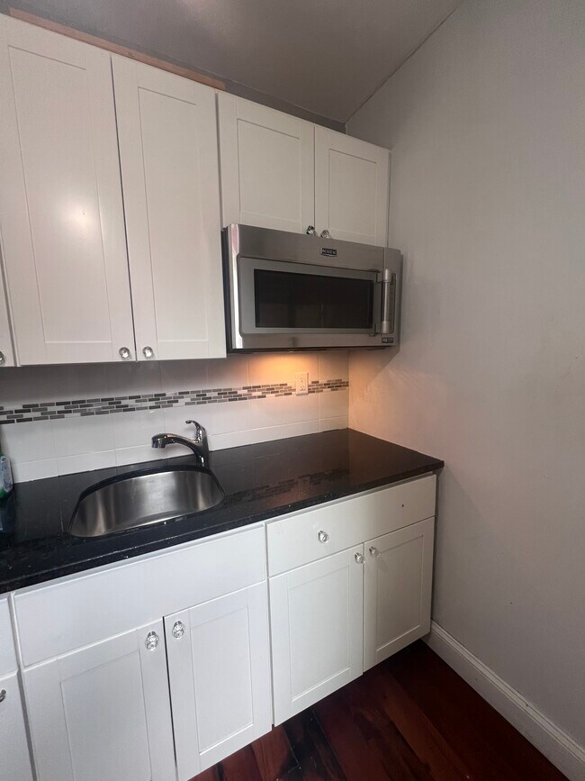 Kitchen 1 - 1 Jess St.