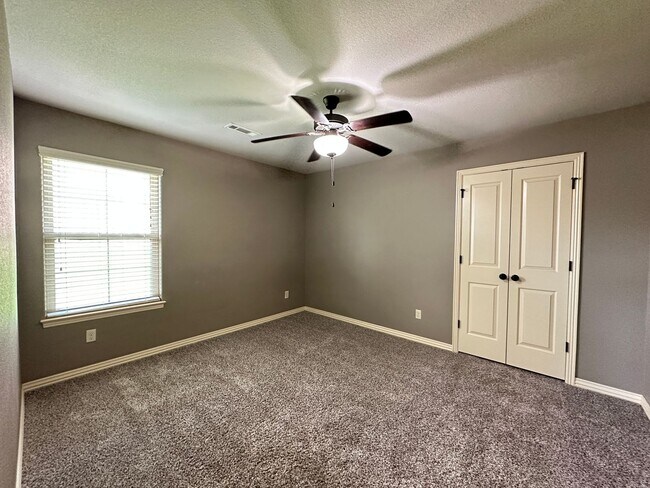 Building Photo - 1923 Price Ave