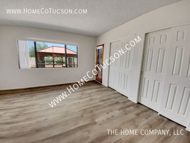Building Photo - 5243 N Stonehouse Pl