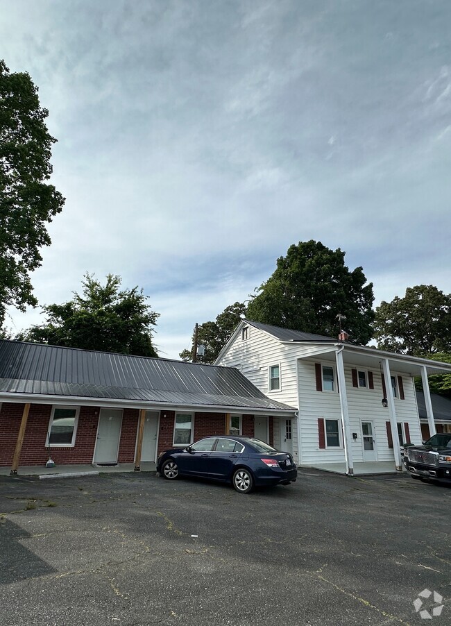 Building Photo - Marion Apartments