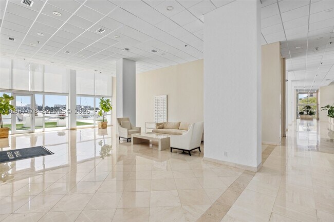 Building Photo - 400 N Flagler Dr