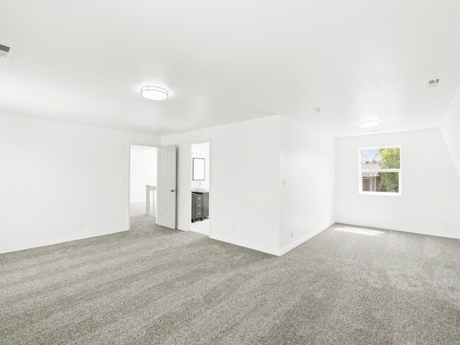 Building Photo - 1630 Ridgemark Dr