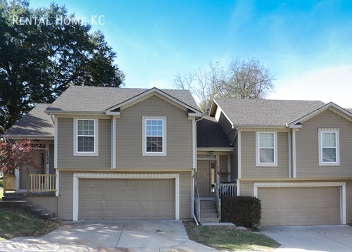 Primary Photo - 2-bedroom Townhouse with Double Garage #11228
