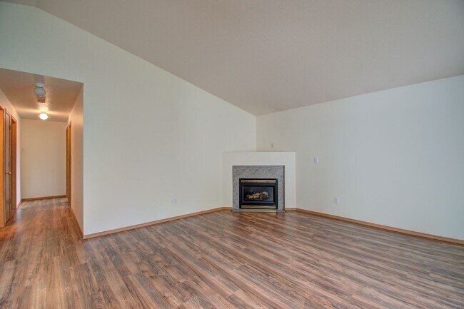 Building Photo - 192nd Area Single Level Home