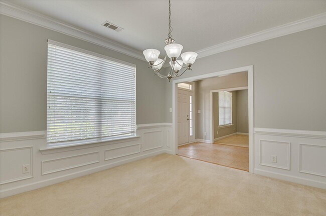 Building Photo - 158 Kenilworth Dr