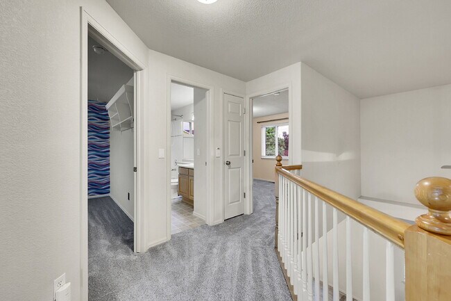 Building Photo - $2,800 - 4 Bed, 3.5 Bath Home in CO Spring...