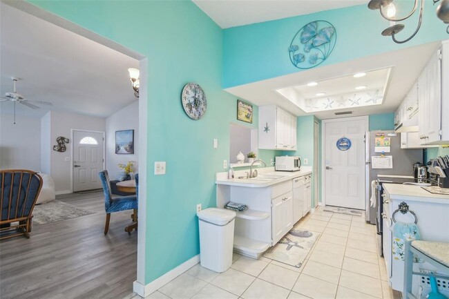 Building Photo - 8430 Monaco Dr