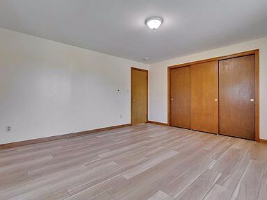 Building Photo - 24 Riverview St