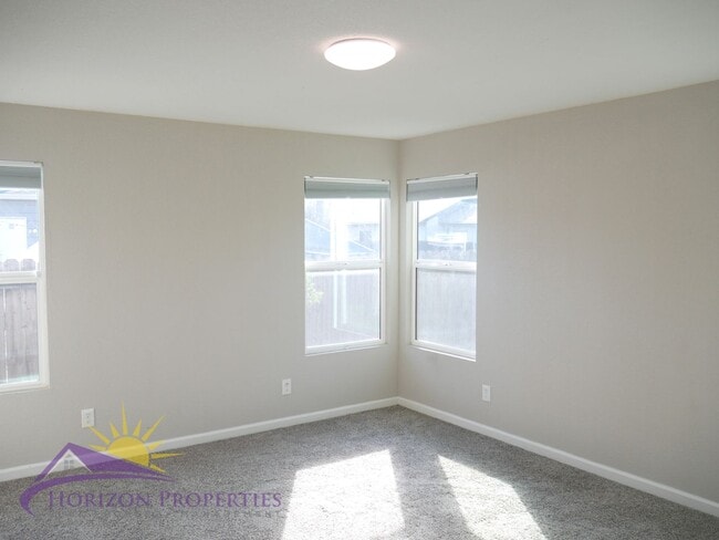 Building Photo - Remodeled 3 Bed 2 Bath 1,473 sqft home in Colonial Heights