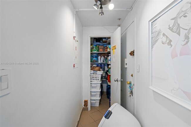Building Photo - 4925 Collins Ave