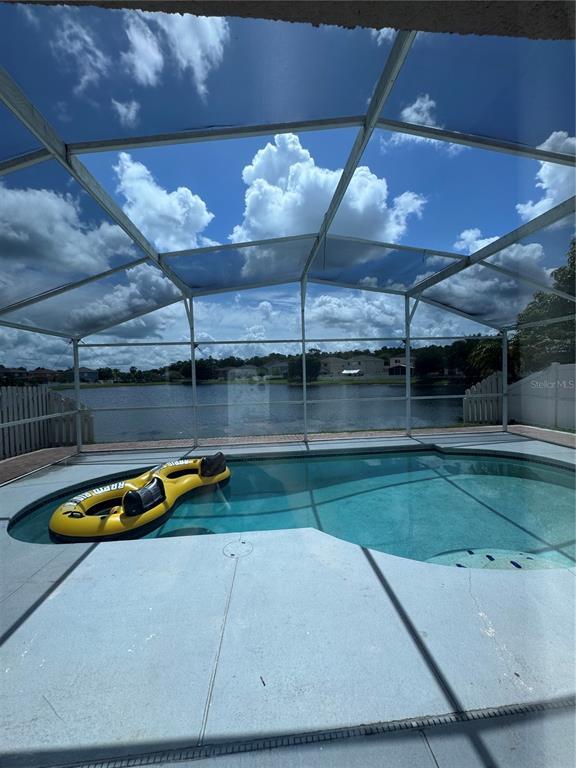 Building Photo - 2047 Meadow Pond Way