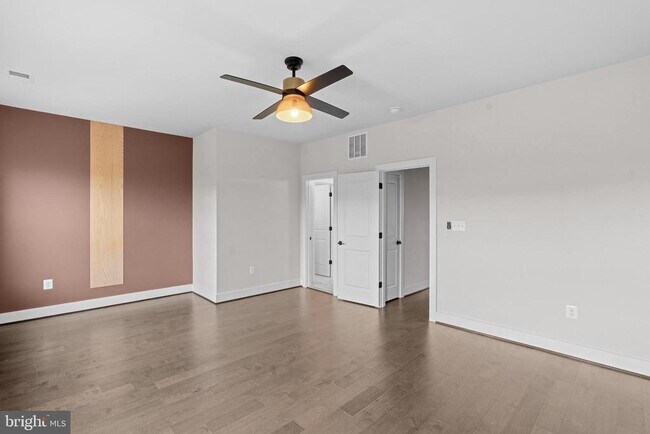 Building Photo - 5284 Ridgeview Retreat Dr