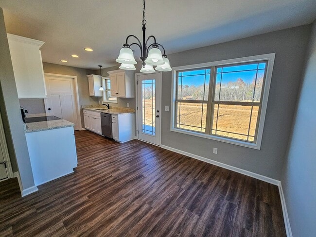 Building Photo - 1525 Green Ln